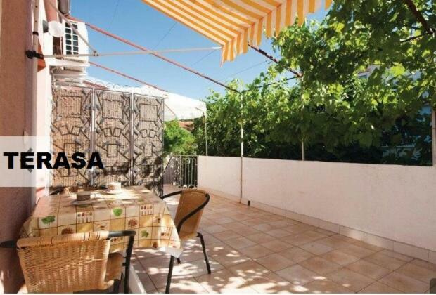 Apartmani Kovacic Murter Exterior photo